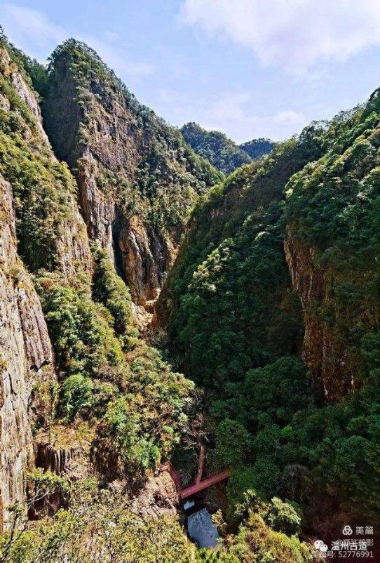 这是一家特殊的快递驿站，他们在这里梳理出自己新的人生……